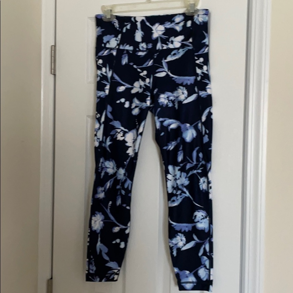 Slightly used Athleta 7/8 leggings